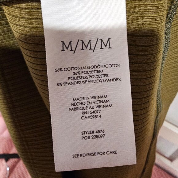 CAbi Style #4576  - Intersect Tank  - Size M - Picture 4 of 4